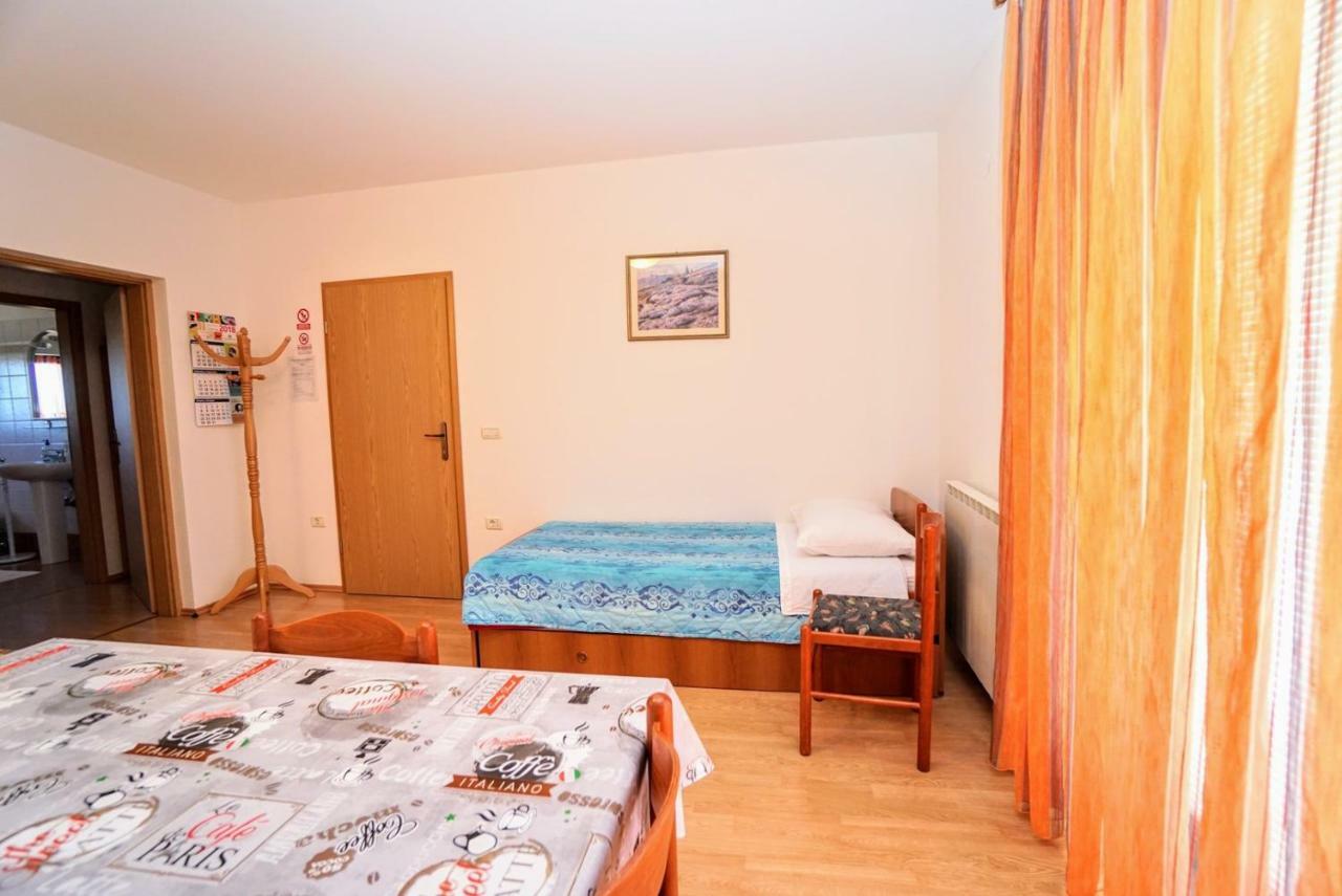 Apartment Daniela Савудрія Екстер'єр фото
