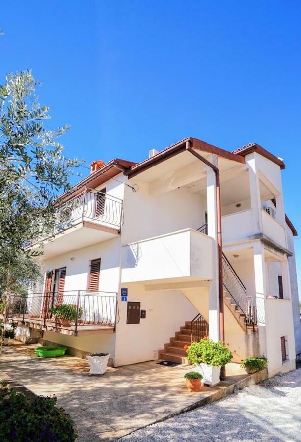 Apartment Daniela Савудрія Екстер'єр фото